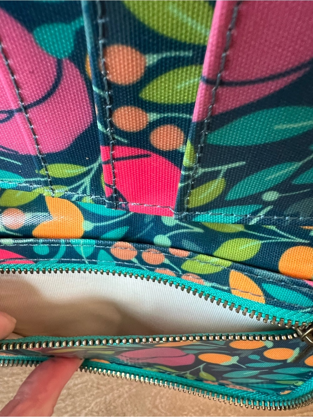 Floral Zip Wristlet Wallet w/RFID card - Picture 4 of 8